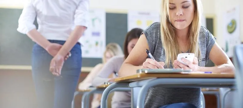 Co grozi za ściąganie na maturze? Odkryj surowe konsekwencje dla uczniów